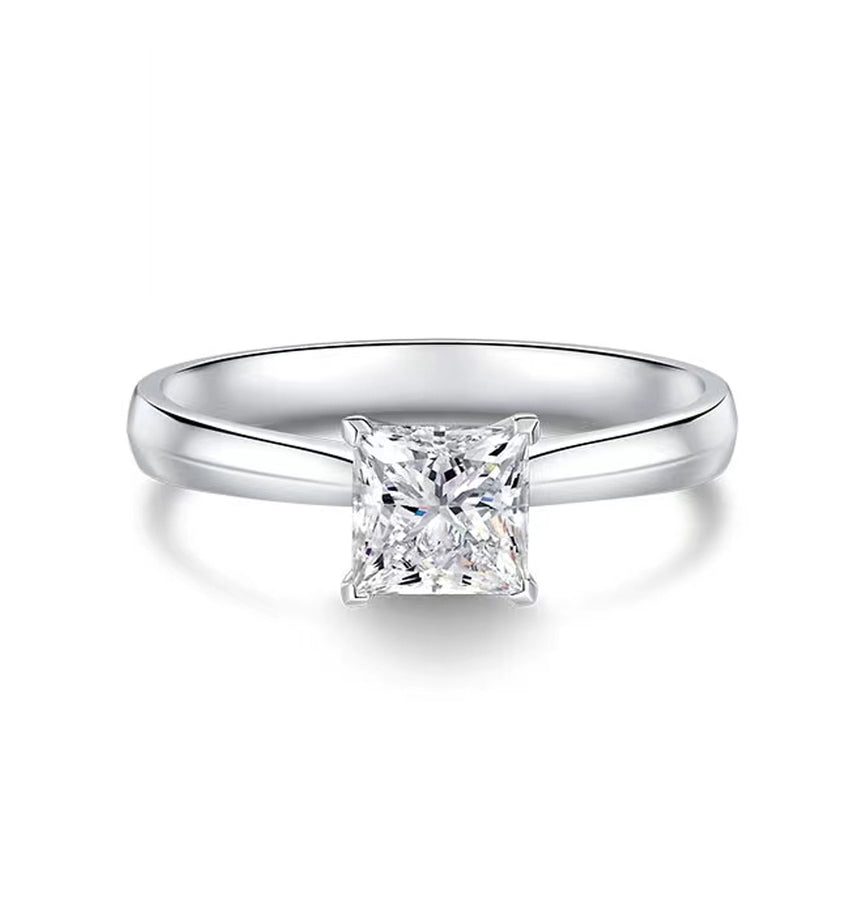 Solitiare Four Claw Princess Shape Moissanite Ring